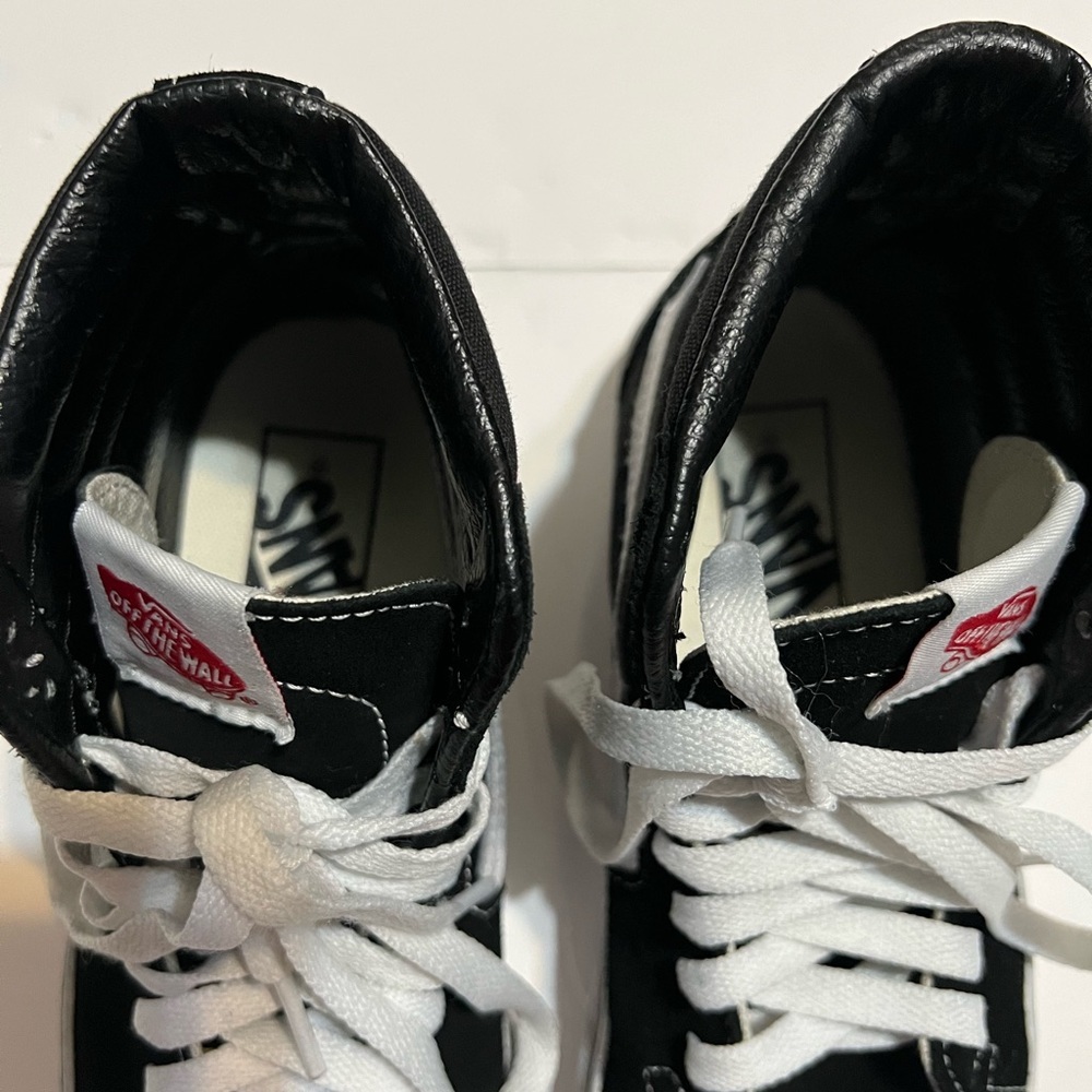 Vans Sk8-Hi Youth Kids Size 3.5 Shoes Black White High Top Skater Sneakers - Picture 2 of 10